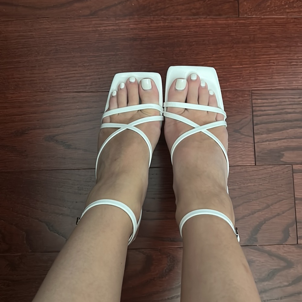 Steve Madden white sandal size 7.5